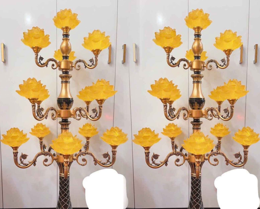 Đèn thờ hoa sen lưu ly 13 bông cao 120cm.png